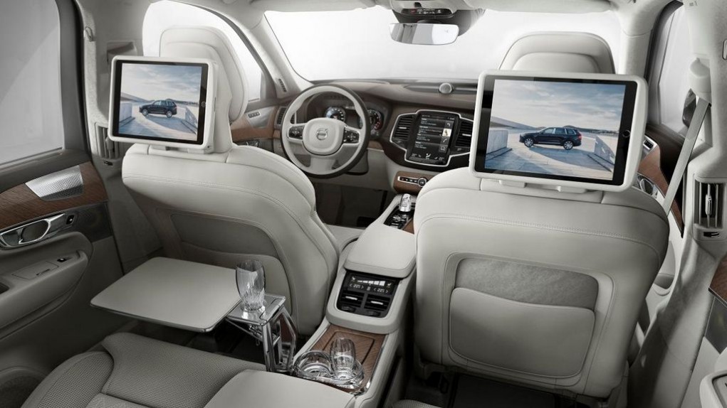 Volvo XC90 Excellence rear infotainment