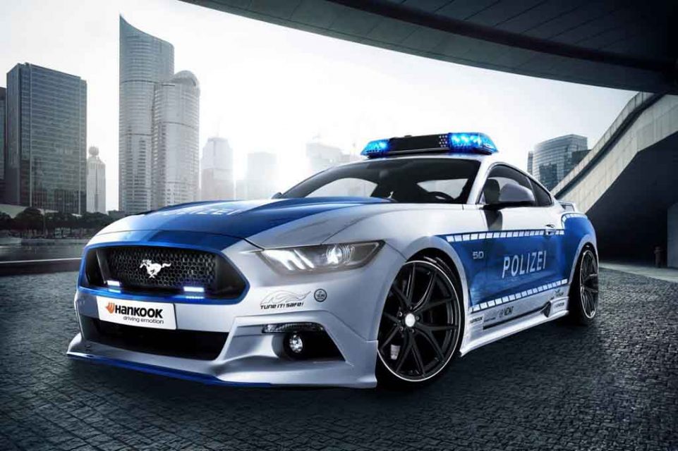 Ford-Mustang-Police-Car-3-961x640.jpg