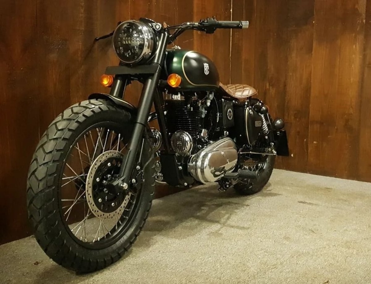 Royal Enfield Bullet (Cast Iron) Modified Into A Stunning Bobber