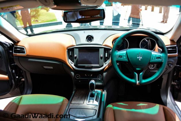 2015 Maserati India interior
