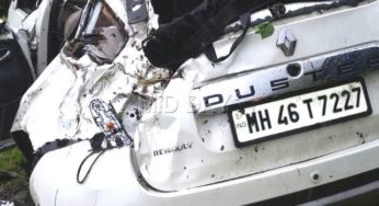 Renault Duster Smushed Like a Soda Can, Two Dead