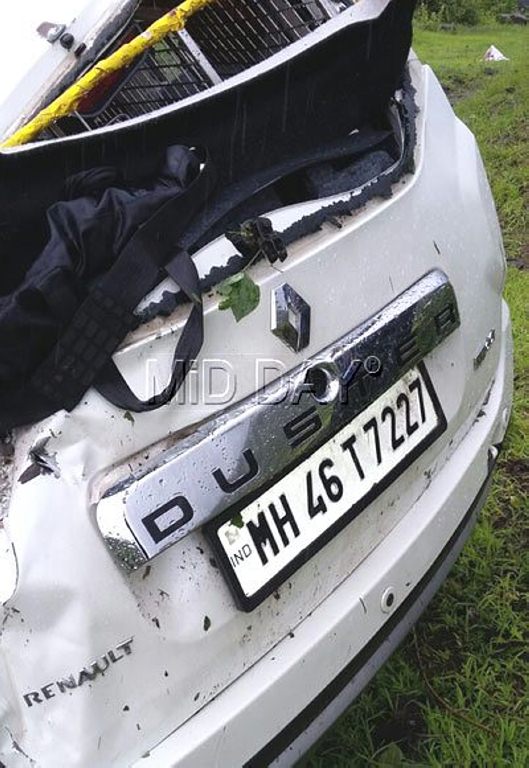 Renault Duster crash mumbai pune