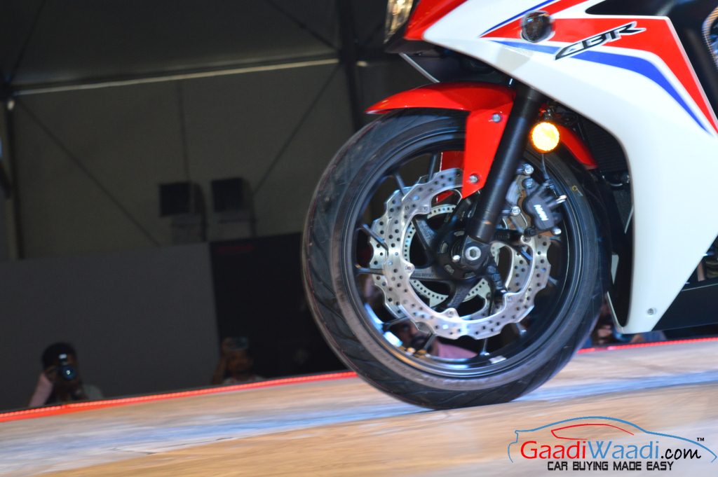 2015 Honda CBR650F brakes
