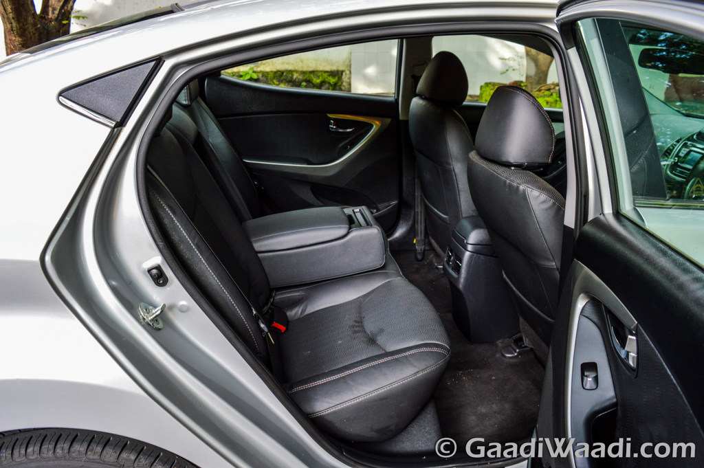 Hyundai Elantra facelift Rear space