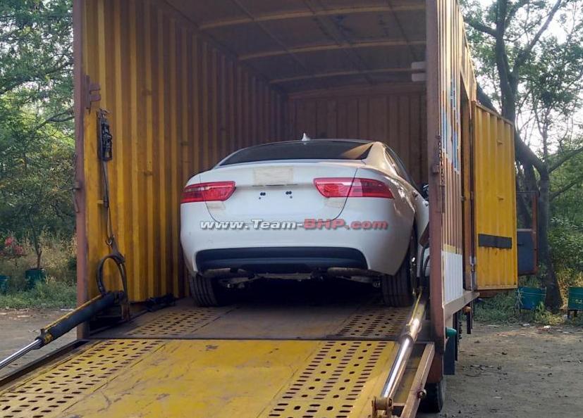 Jaguar-XE-spotted-in-india