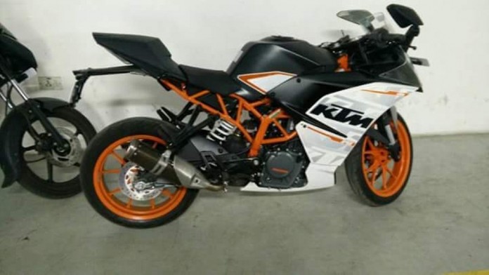 2016-KTM-RC390-side-spied-in-India-696x392