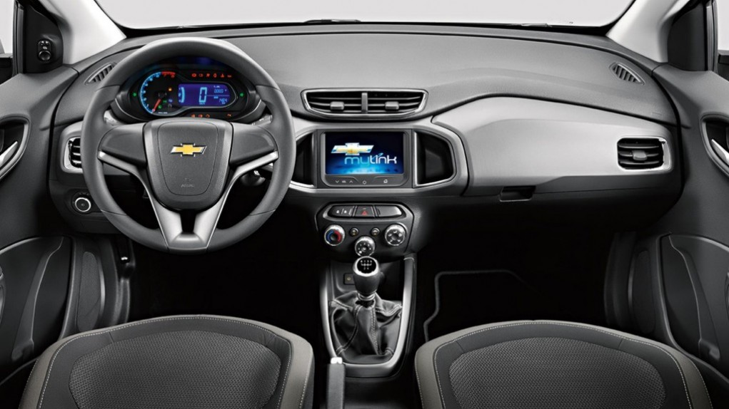 Chevrolet Onix and Prisma interior