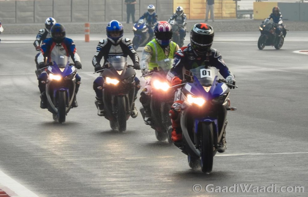 Jorge Lorenzo Rides Yamaha R3 with Customers -8
