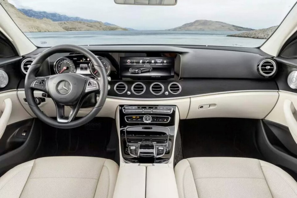 2016 Mercedes E-Class interiors 