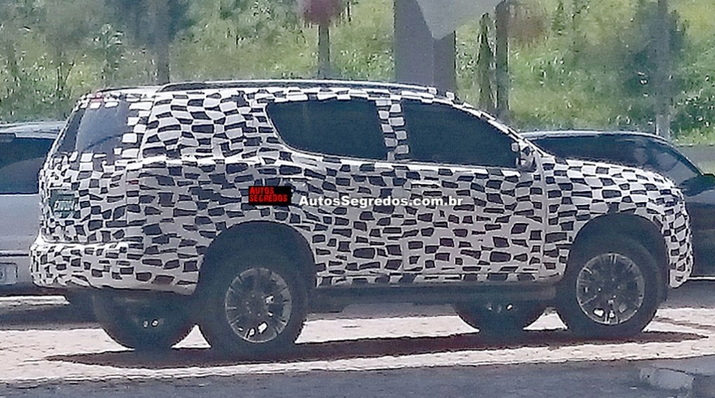 Chevrolet Trailblazer facelift rear spotted testing
