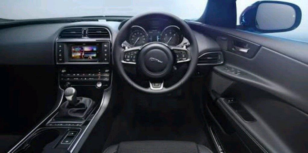 Jaguar XE interiors