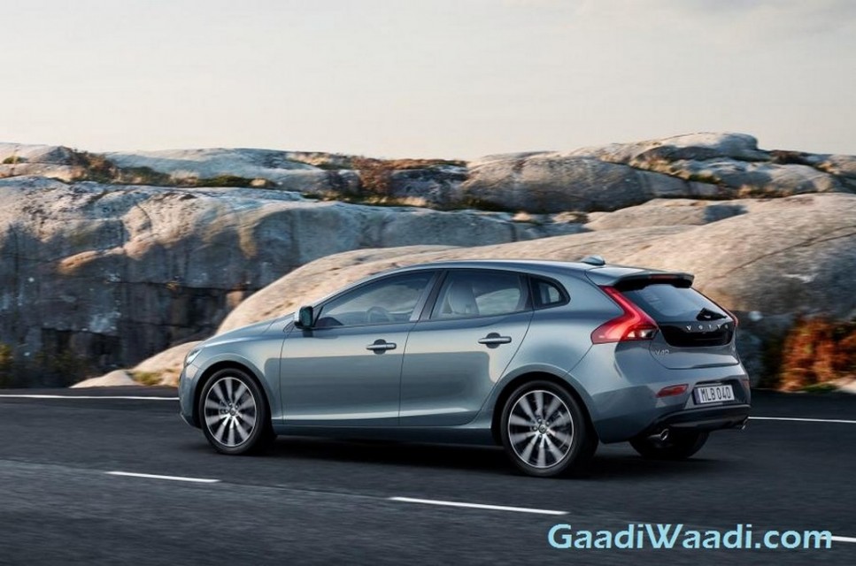 2016 Volvo V40 and V40 Cross Country Facelifts Revealed 5