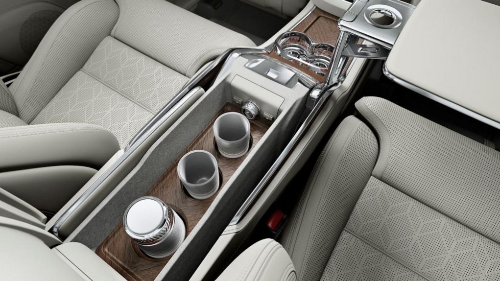 Volvo XC90 Excellence storage space
