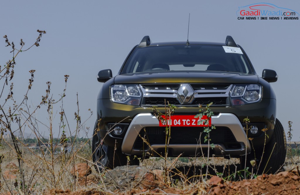 renault duster 2016 front view