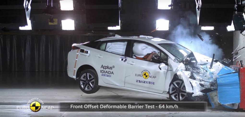 2016-toyota-prius-earns-5-stars-from-euro-ncap