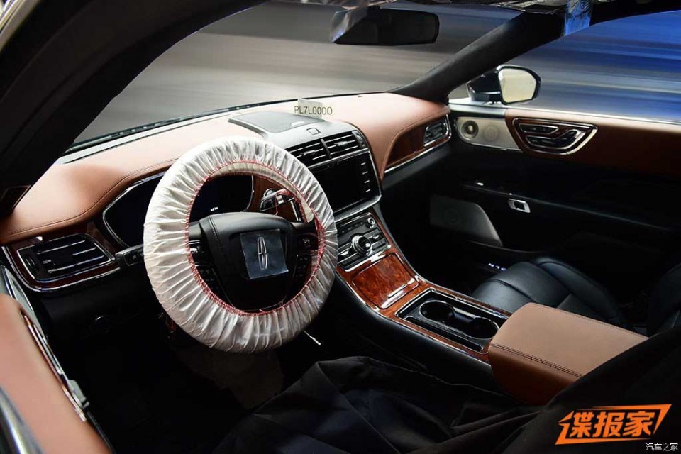 Lincoln-Continental-interior.jpg