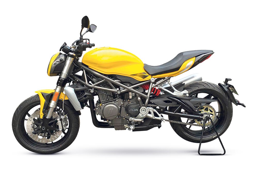 Benelli 750cc Naked sportsbike side