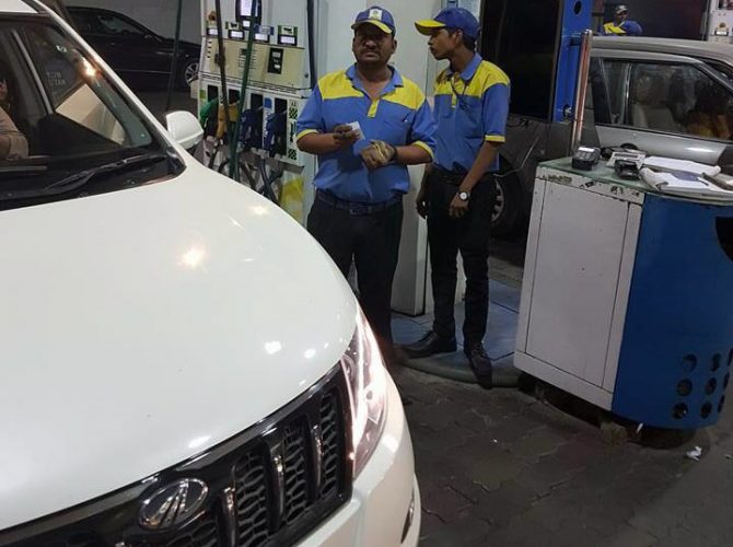 Common Man's Fuel Filling Compliant Goes Viral On Social Media