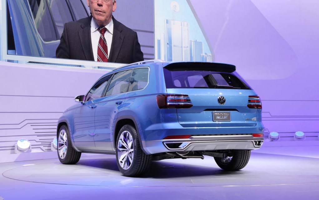 Volkswagen-Crossblue-Concept-Rear.jpg