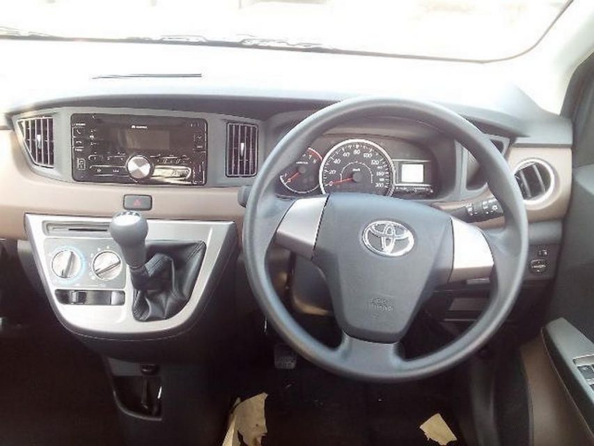 Toyota Calya interior