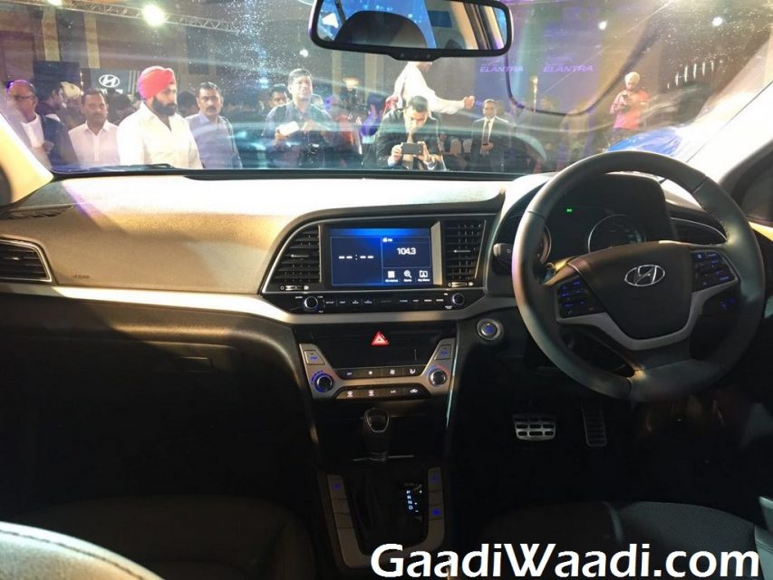New Hyundai Elantra launched in India (6)
