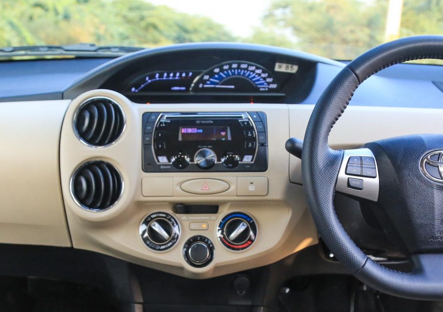 2016 Toyota Etios facelift review petrol-32