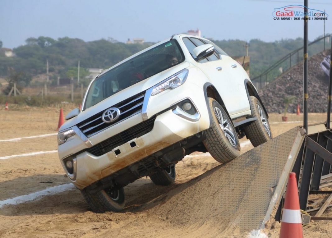 2016 toyota fortuner 4x4 offroad-9
