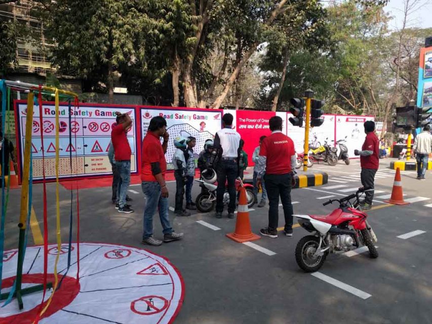 Honda-CRF-50-safe-riding-activity-at-Delhi-Traffic-Police-pavilion-IITF-2016-2.jpg