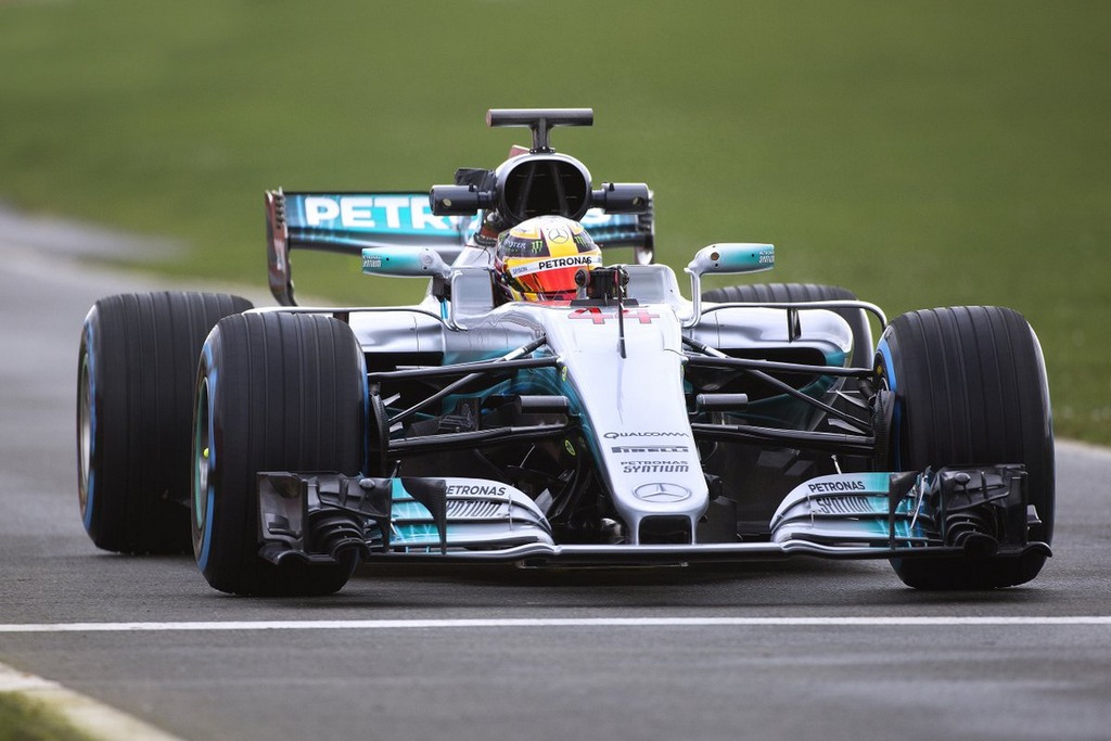 Mercedes-AMG Petronas W08 F1 Race Car Revealed in Silverstone