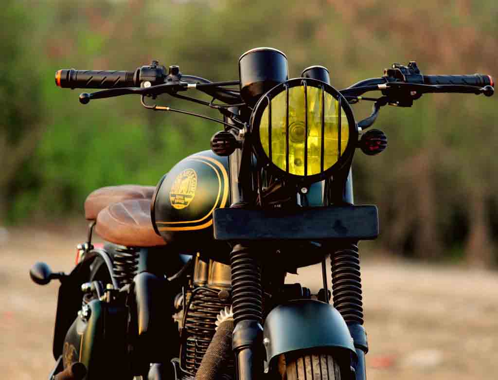 Modified Royal Enfield Bullet 350 Dons True Retro Classic Look