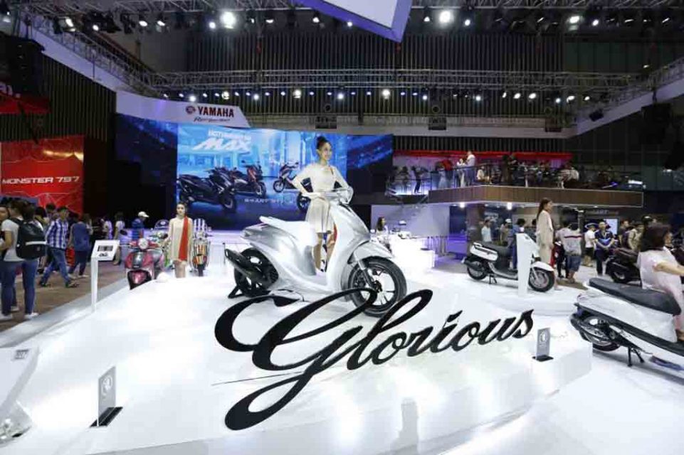 Yamaha-Glorious-Scooter-Concept-2.jpg