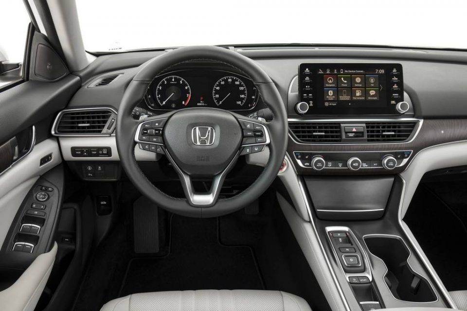 2018 Honda Accord India Launch, Specs, Features, Interior, Dashboard