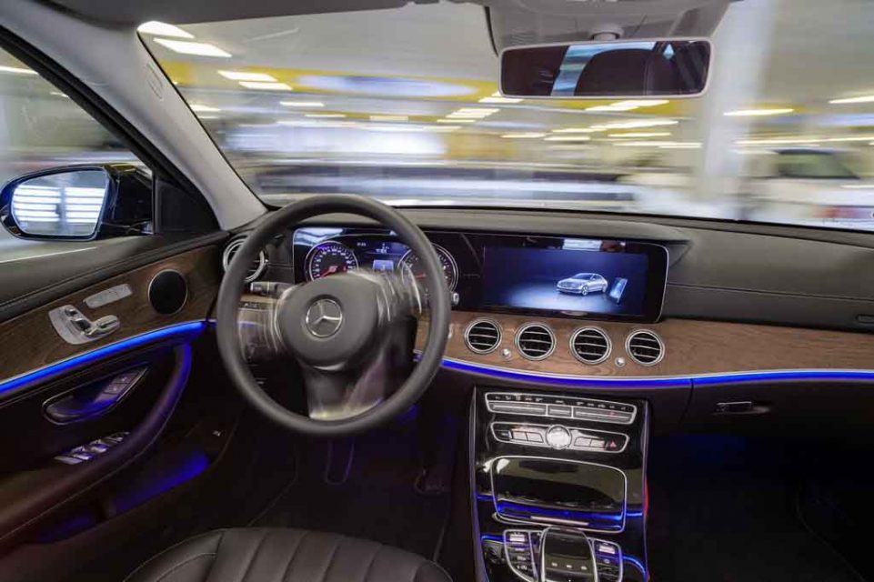 Mercedes-Autonomous-Valet-Parking-8.jpg