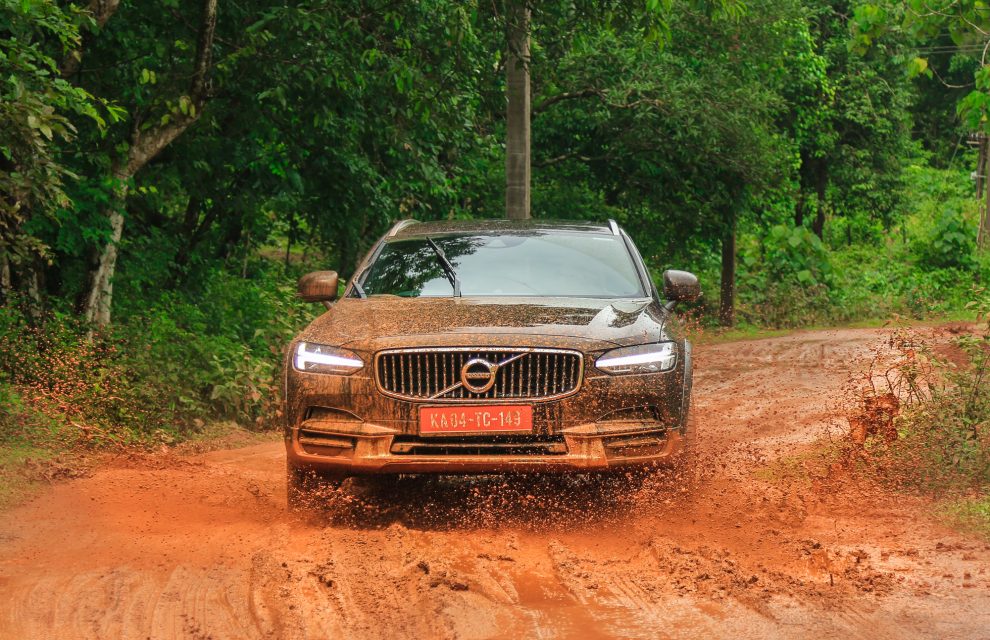 volvo v90 cross country india review81
