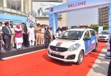2_Hon’ble Chief Minister Haryana Shri Manohar Lal and Mr. A K Tomer, Executive Director, Maruti Suzuki flagging off 35 vehicles handed over by Maruti Suzuki India Limited under its CSR initiative
