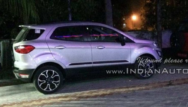 Ford EcoSport Signature Edition Spied Alongside Titanium S In India