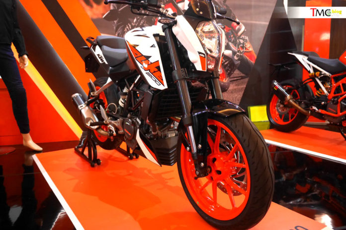 KTM Duke 200 With Side Mounted Exhaust Showcased