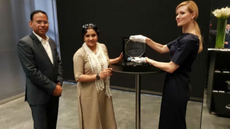 This Lady Is The First Indian To Buy Rs. 5.5 Crore Rolls Royce Cullinan