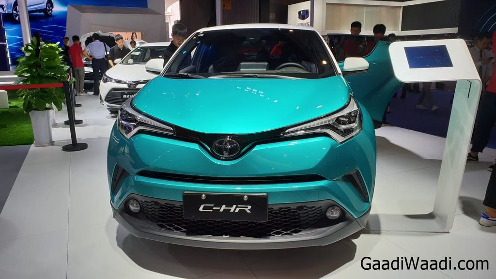 Toyota-C-HR-at-2018-Chengdu-Expo