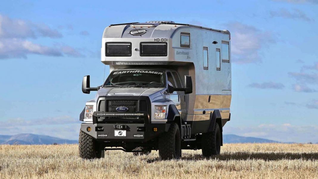 EarthRoamer XV-HD Is A Massive Motorhome On Ford F750 Truck
