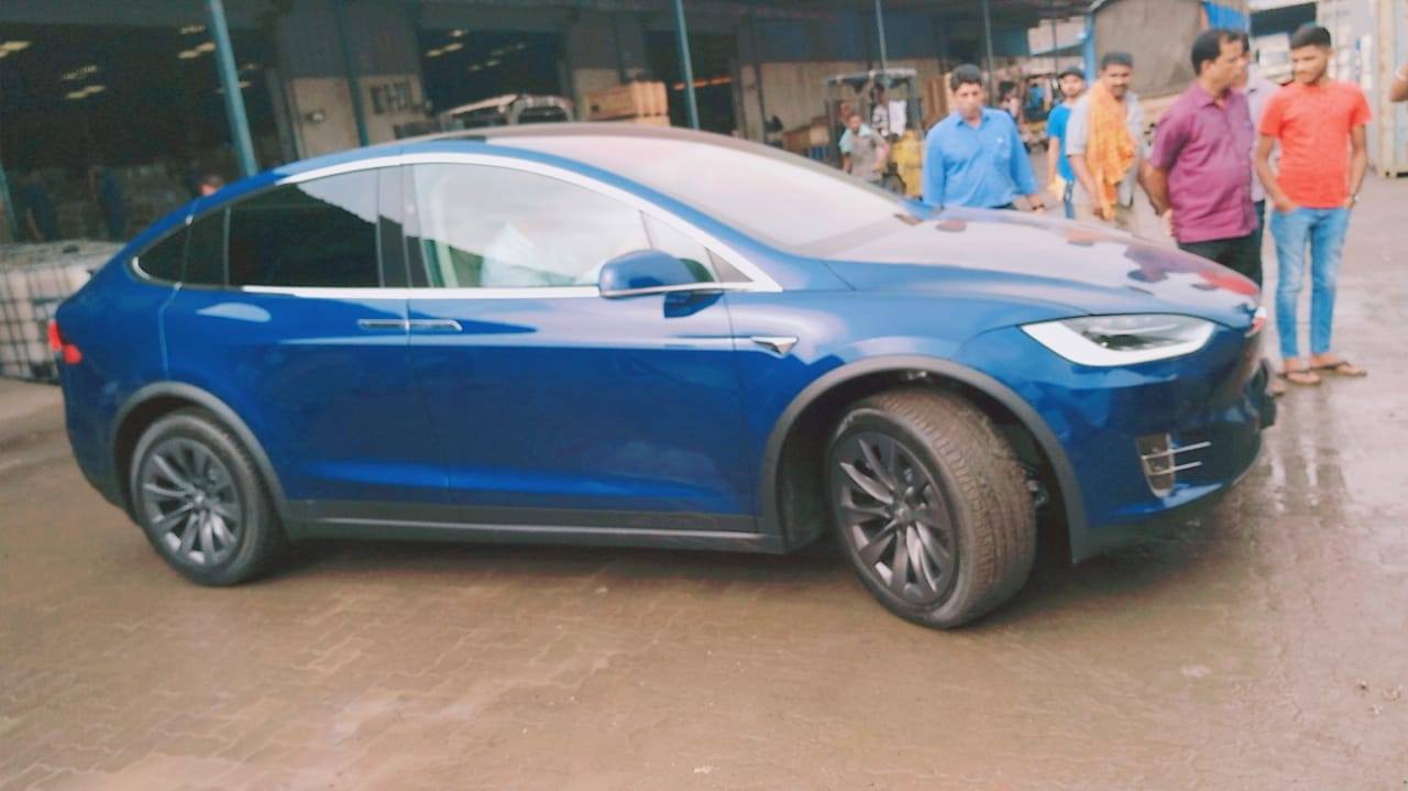 Postcode nauwelijks herten India's First Tesla Model X 100D All Electric SUV with 450 KM Range