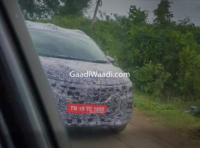 Renault RBC Spied (Upcoming Renault Seven Seat MPV) 5