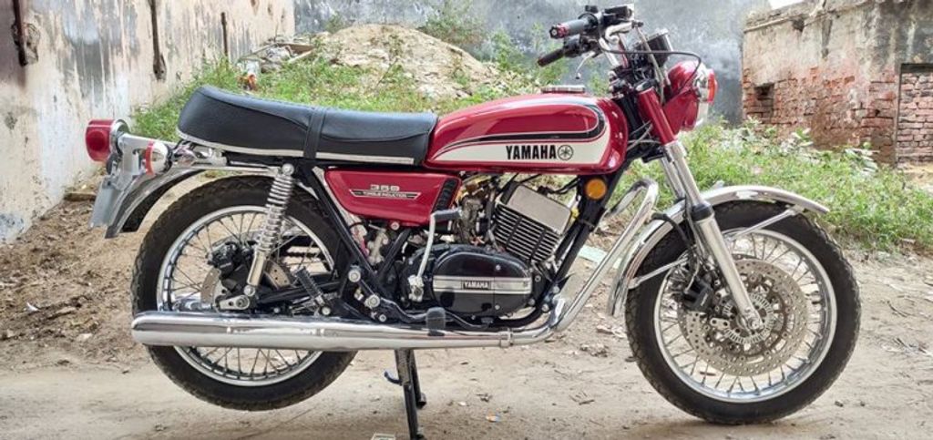 This Awesomely Modified Yamaha Rd350 Gets Dual Discs And Abs