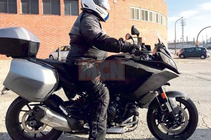 BMW-middleweight-motorcycle-spied