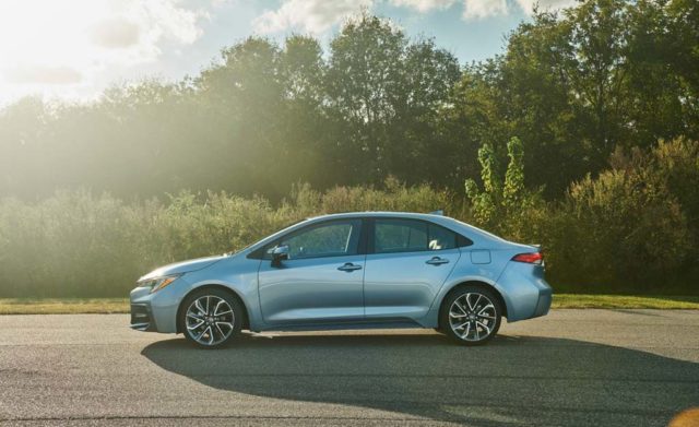 India-Bound 2019 Toyota Corolla Sedan Breaks Covers In New Styling 5