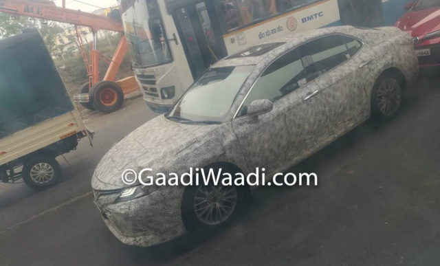 2019 Toyota Camry Hybrid Spied, India Launch, Price, Specs, Mileage, Features, Interior