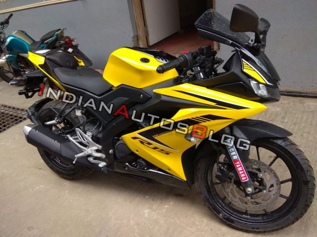 Yamaha-R15-Version-3.0-with-yellow-and-black-colour-1