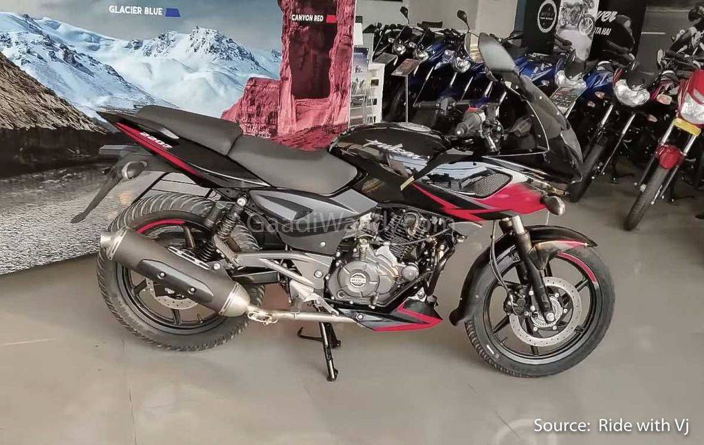 Bajaj Pulsar 220f Abs Spotted At Dealership Price Feature Details