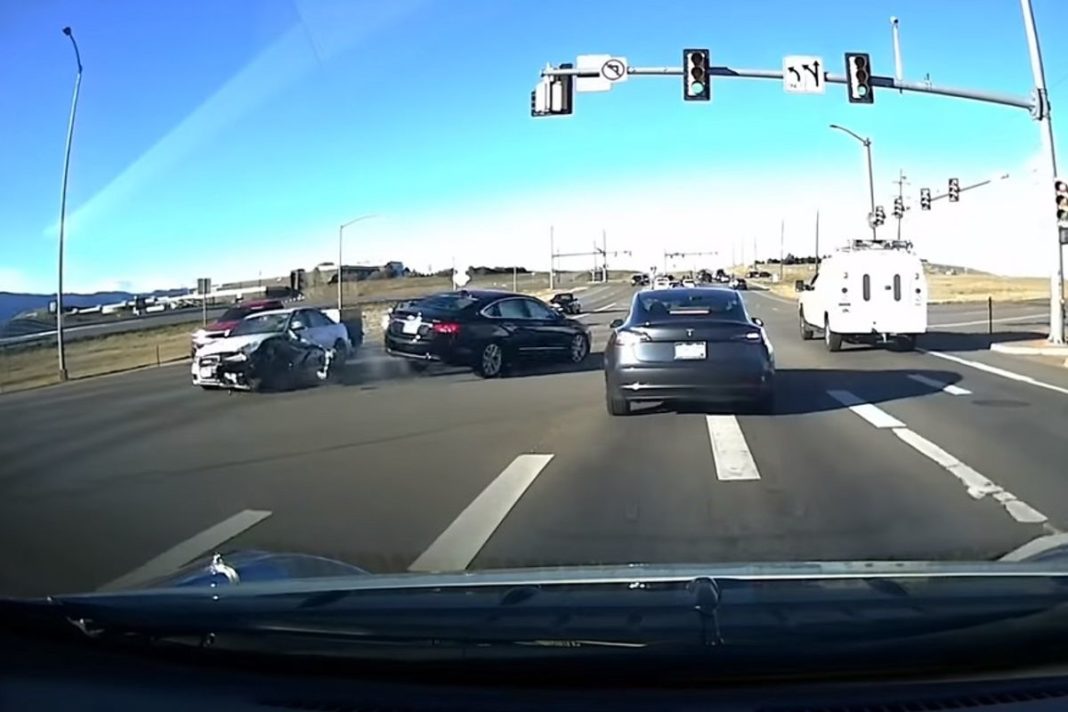 Tesla-autopilot-crash