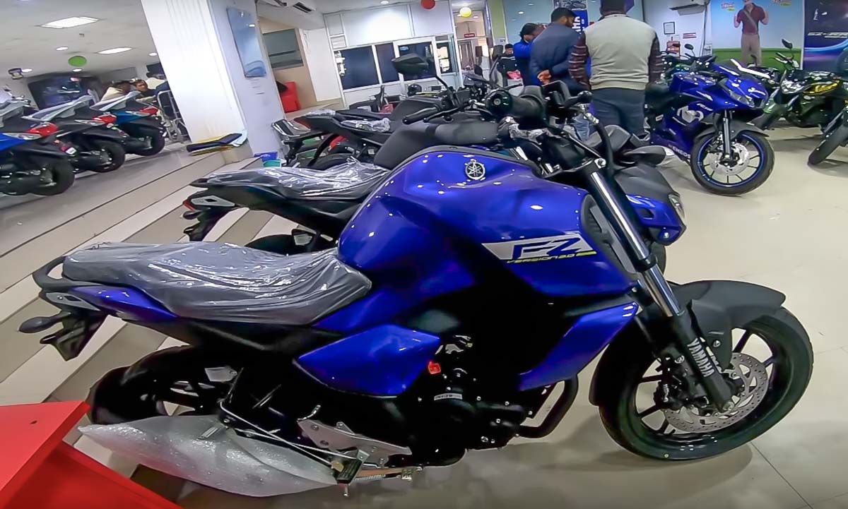 2022 Yamaha FZ V3 Exhaust Note And Walk Around In A Video